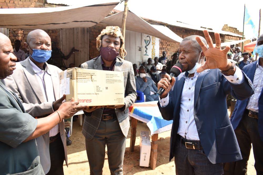Walikale : le gouverneur remet des médicaments à l&rsquo;hôpital général&nbsp;Pinga