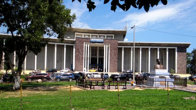 RDC : Après les députés, les professeurs de l&rsquo;UNIKIN réclament un salaire chiffré à 5000&nbsp;USD