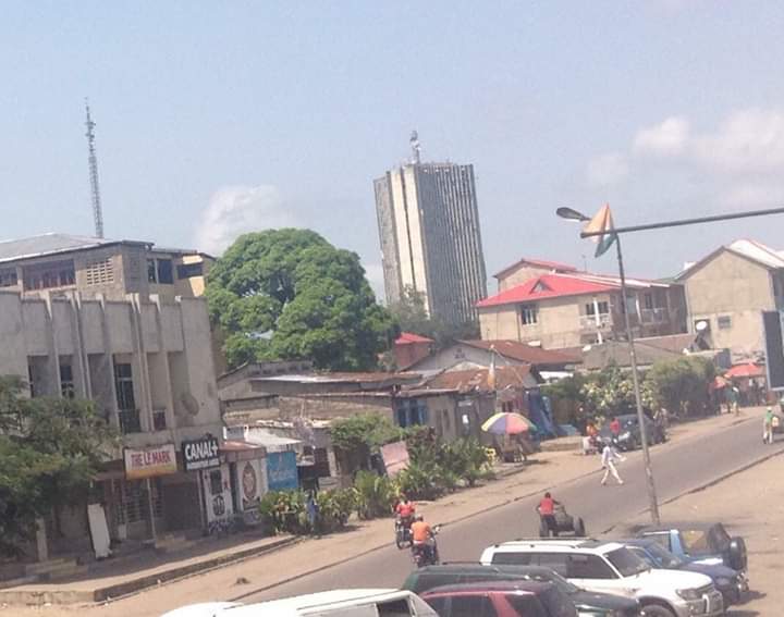 [alerte] Lingwala : le policier &laquo;&nbsp;fou&nbsp;&raquo; qui a semé la panique est&nbsp;neutralisé