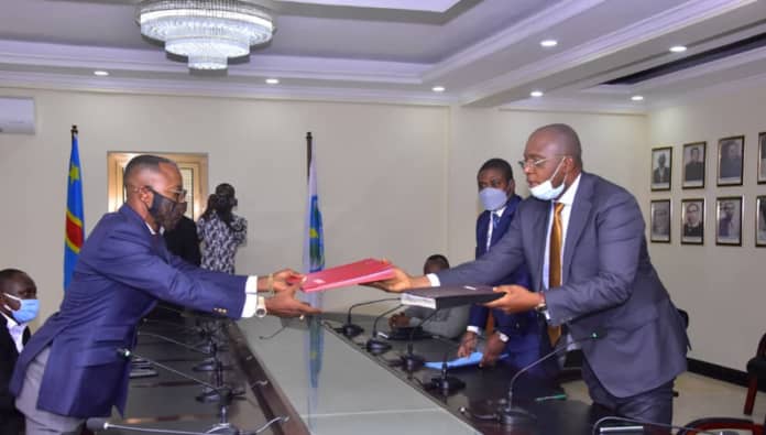 Covid-19 en RDC : Ngobila et Matubuana signent un arrêté pour réguler la gestion de la barrière à&nbsp;Mitendi