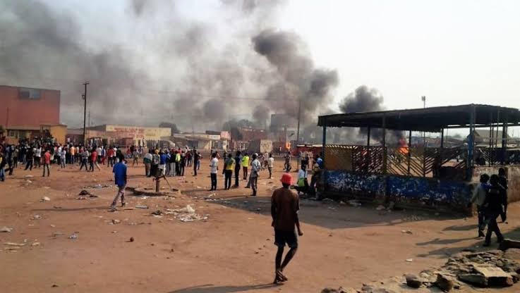 Justice populaire à Kasumbalesa : 2 bandits brûlés vif dans la cellule&nbsp;kamakaya