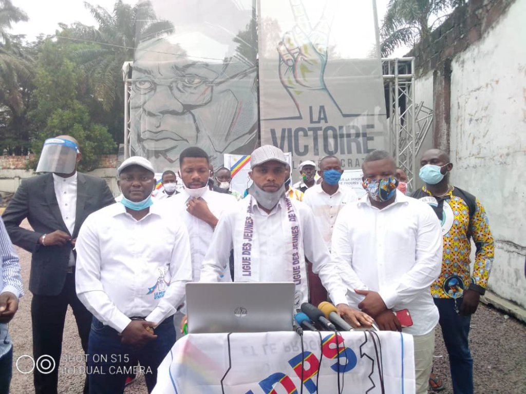 Dépôt de la pétition pour la destitution de Kabund : les jeunes de l&rsquo;UDPS exigent la rupture de la coalition FCC-CACH qualifiée des&nbsp;“hypocrites”