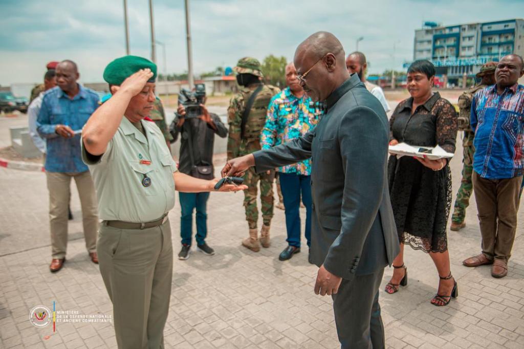 Renforcement des infrastructures médicales militaires : Guy Kabombo soutient les hôpitaux du camp Ceta et de Mikondo –&nbsp;FARDC